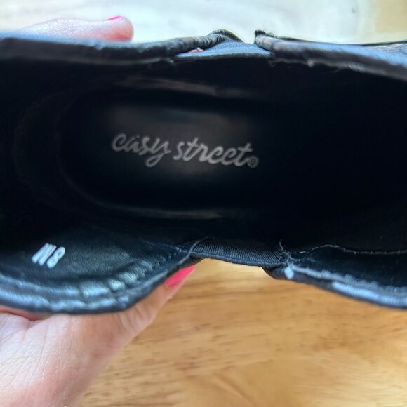 Women's Easy Street Legend Black Ankle Boot Embossed Western Style Sz 8 - Picture 5 of 11